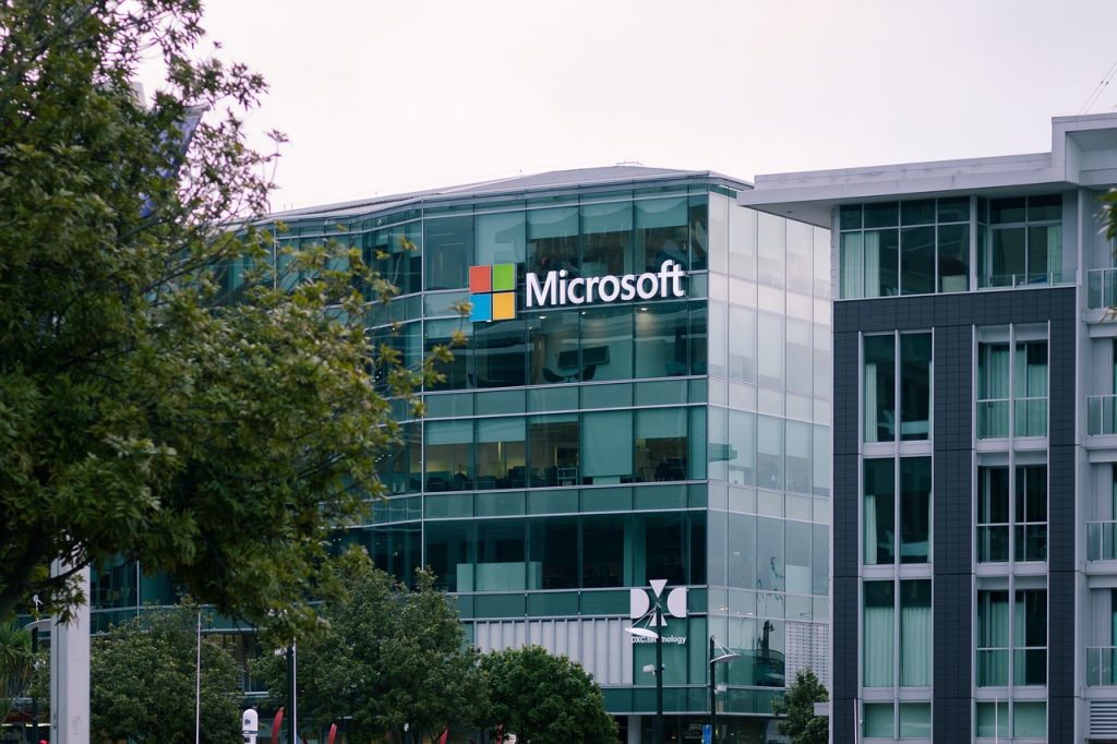 Η Microsoft επενδύει 1,7 δισεκατομμύρια δολάρια στην Τεχνητή Νοημοσύνη και την υποδομή νέφους στην Ινδονησία